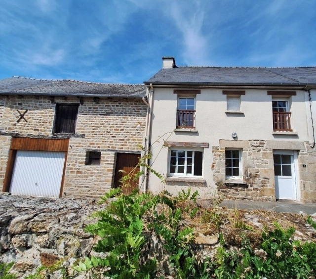 2 Bedroom(s) - 0 m² land for sale in Côtes-d'Armor, Brittany, France - FrenchPropertyPortal.com
5 minutes from BROONS - 2 bedroom house with garage, ideal first purchase or investment.
for sale for 97,650€ in Côtes-d'Armor, Brittany