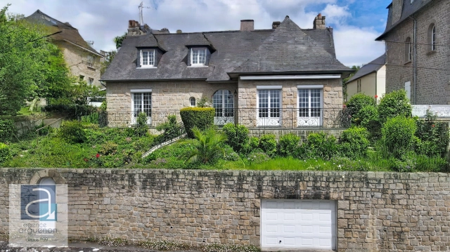 
DINAN: A prime address in Dinan for this single-storey house, with flower garden and garage.
 for sale for 520,000&euro; in Côtes-d'Armor, Brittany