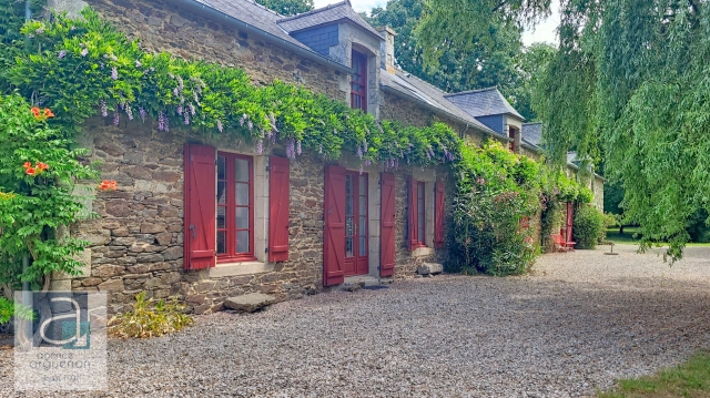 
Corseul - superb property set in over a hectare of landscaped gardens
 for sale for 707,200&euro; in Côtes-d'Armor, Brittany