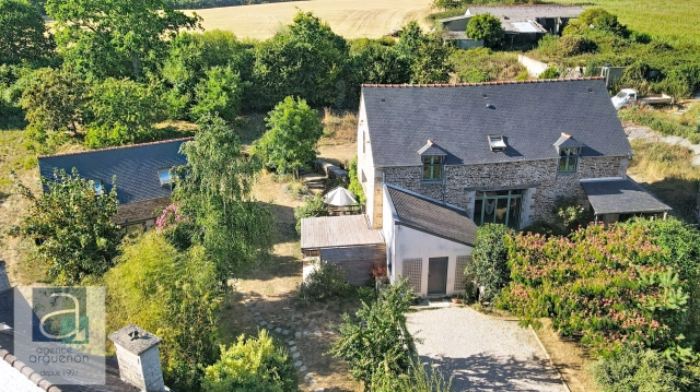 
LANVALLAY: Unique spaces, a bucolic setting, a beautiful charming house and its gîte near DINAN
 for sale for 482,080&euro; in Côtes-d'Armor, Brittany