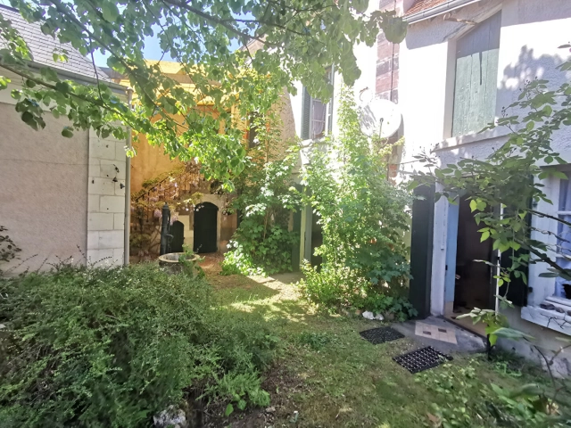 
MAISON DE VILLAGE A RENOVER - YZEURES SUR CREUSE
 for sale for 57,200&euro; in Indre-et-Loire, Centre