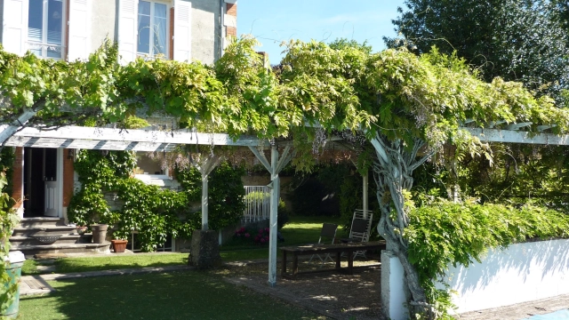 Town house -  manor house for sale for 275,000&euro; in Puy-de-Dôme, Auvergne