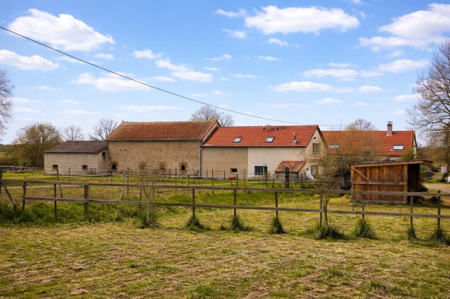 Character property on 16 ha, ideal for a touristic or equestrian activity for sale for 495,000&euro; in Allier, Auvergne