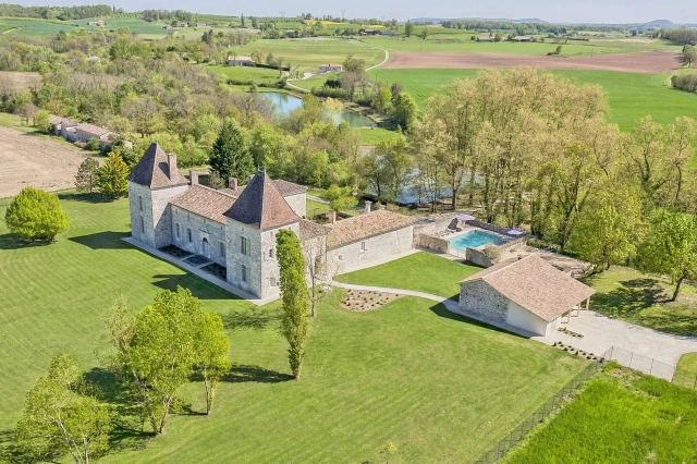 Stunning 17th century castle close to the bastide of Monflanquin for sale for 1,837,000&euro; in Lot-et-Garonne, Aquitaine