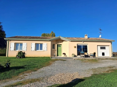 4 Bedroom(s) - 1 Bathroom(s) - 2,759m² land for sale in Gironde, Aquitaine, France - FrenchPropertyPortal.com 4 bedroom villa for sale for 214,000€ in Gironde, Aquitaine