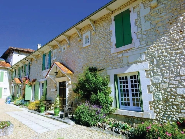 14 Bedroom(s) - 9 Bathroom(s) - 28,645m² land for sale in Charente, Poitou-Charentes, France - FrenchPropertyPortal.com Grand manor house estate with guest houses, swimming pool and fabulous views for sale for 899,975€ in Charente, Poitou-Charentes