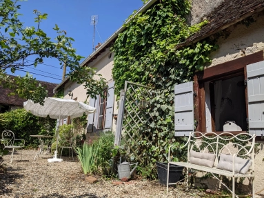 Delightful 2 bedroom character cottage in the Indre for sale for 88,000&euro; in Indre, Centre