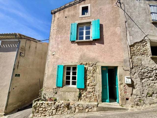 Charming character 2 bedroom, 2 bathroom village house for sale for 84,500&euro; in Aude, Languedoc-Roussillon