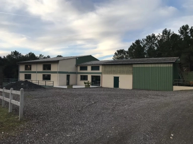 3 Bedroom(s) - 2 Bathroom(s) - 655,591m² land for sale in Charente-Maritime, Poitou-Charentes, France - FrenchPropertyPortal.com Large 3 bedroom property set in 65 hectares with income potential (currently a hunting lodge) for sale for 954,000€ in Charente-Maritime, Poitou-Charentes