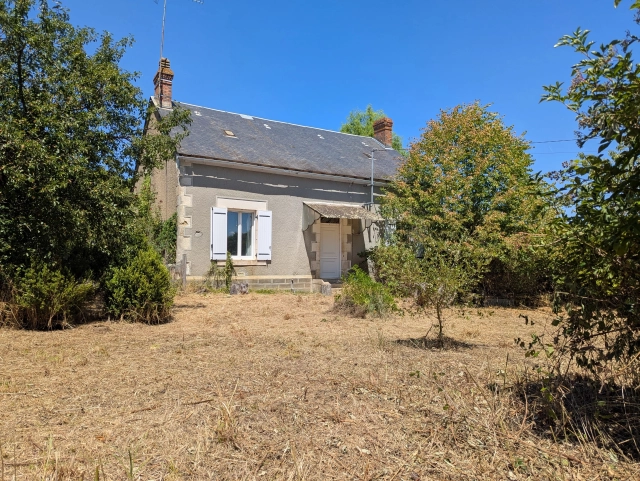 Charming 2-bed cottages plus outbuildings in the heart of the Indre for sale for 80,000&euro; in Indre, Centre