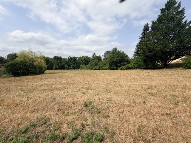 0 m² land for sale in Lot, Midi-Pyrénées, France - FrenchPropertyPortal.com Building Plot with CU, in Countryside Setting and Walking Distance to Cazals Centre. for sale for 34,000€ in Lot, Midi-Pyrénées