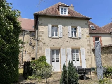 Fabulous Manor House in beautiful medieval village for sale for 299,600&euro; in Indre, Centre