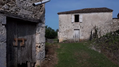 1,200m² land for sale in Tarn-et-Garonne, Midi-Pyrénées, France - FrenchPropertyPortal.com Wonderful renovation project for sale for 77,000€ in Tarn-et-Garonne, Midi-Pyrénées