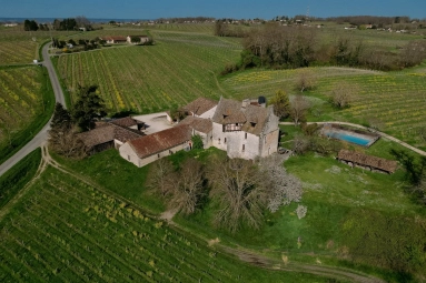 Medieval fortified house with biodynamic vineyard for sale for 2,434,000&euro; in Dordogne, Aquitaine