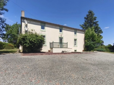Charming 3-Bedroom Farmhouse with Beautiful Gardens in Peaceful Hamlet for sale for 150,420&euro; in Vendée, Pays-de-la-Loire