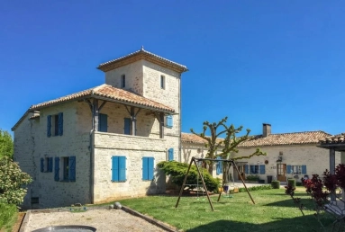 Impressive and charming property with panoramic views for sale for 1,680,000&euro; in Lot, Midi-Pyrénées