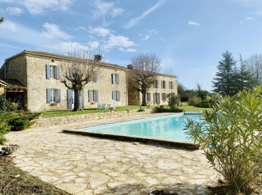 Vineyard property with 2 stone houses. Potential to create a bespoke manor house. for sale for 2,743,000&euro; in Gironde, Aquitaine