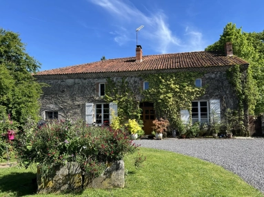 11 Bedroom(s) - 8 Bathroom(s) - 249,528m² land for sale in Haute-Vienne, Limousin, France - FrenchPropertyPortal.com Farm and equestrian estate with 4 houses and over 24 ha of land for sale for 870,000€ in Haute-Vienne, Limousin