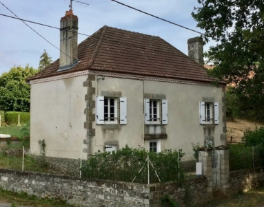 Detached hamlet house to finish renovating for sale for 41,000&euro; in Haute-Vienne, Limousin