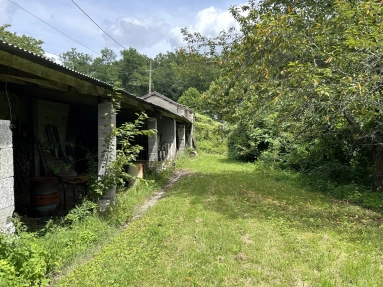 Buildable land for sale for 28,000&euro; in Charente, Poitou-Charentes