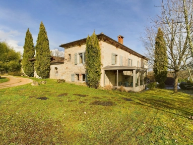 Exceptional domaine in stone with 5 ha of land for sale for 1,300,000&euro; in Tarn, Midi-Pyrénées