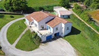 3 Bedroom(s) - 2 Bathroom(s) - 39,832m² land for sale in Charente, Poitou-Charentes, France - FrenchPropertyPortal.com Equestrian Property in the Charente for sale for 1,180,000€ in Charente, Poitou-Charentes