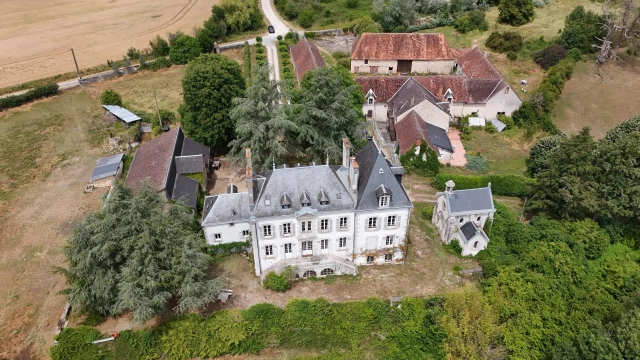 The perfect castle venue for sale for 1,106,000&euro; in Indre, Centre