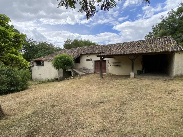 2 Bedroom(s) - 1 Bathroom(s) - 10,095m² land for sale in Tarn-et-Garonne, Midi-Pyrénées, France - FrenchPropertyPortal.com Rare Renovation Opportunity - Traditional Stone House, Barns and 1 Hectare of Land, Lauzerte for sale for 99,360€ in Tarn-et-Garonne, Midi-Pyrénées