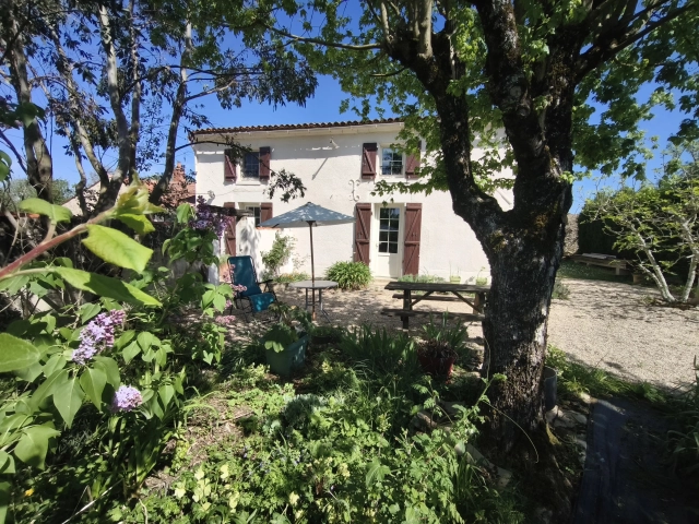 Charming Detached Village Home with Expansive Gardens and Countryside Views for sale for 229,000&euro; in Vendée, Pays-de-la-Loire