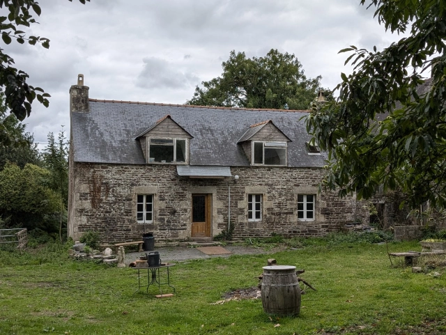 4 Bedroom(s) - 1 Bathroom(s) - 28,000m² land for sale in Côtes-d'Armor, Brittany, France - FrenchPropertyPortal.com Maison 6 Pièces + Ancien Manoir+ Ancienne Maison d'Habitation+ Dépendances 22340 Locarn for sale for 82,500€ in Côtes-d'Armor, Brittany