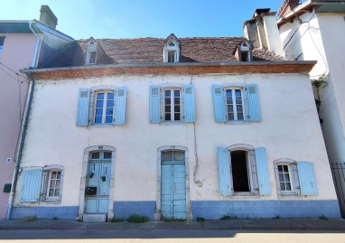 3 Bedroom(s) - 0 m² land for sale in Pyrénées-Atlantiques, Aquitaine, France - FrenchPropertyPortal.com Townhouse in thermal spa town with 3 bedrooms for sale for 149,000€ in Pyrénées-Atlantiques, Aquitaine