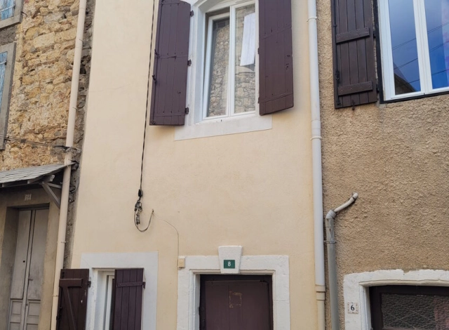 A Lovely Village House With 80 M2 Of Living Space, Including 3 Bedrooms And A Roof Terrace. for sale for 97,200&euro; in Hérault, Languedoc-Roussillon