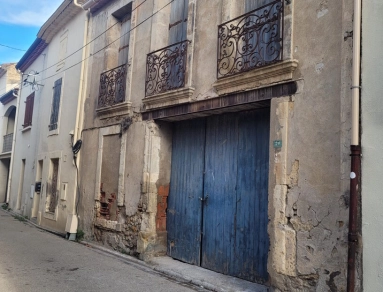 Large Stone Barn With 210 M2 Of Floor Space, In Need Of Renovation, With A Small Courtyard, Terrace And Planning Permission Granted. for sale for 89,000&euro; in Hérault, Languedoc-Roussillon
