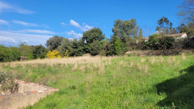 A Flat Constructible Plot Of 707 M2 In A Very Pretty Hamlet. for sale for 61,000&euro; in Hérault, Languedoc-Roussillon