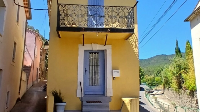 Charming Village House Offering 2 Bedrooms And Balcony With Views In A Picturesque Village. for sale for 99,000&euro; in Hérault, Languedoc-Roussillon