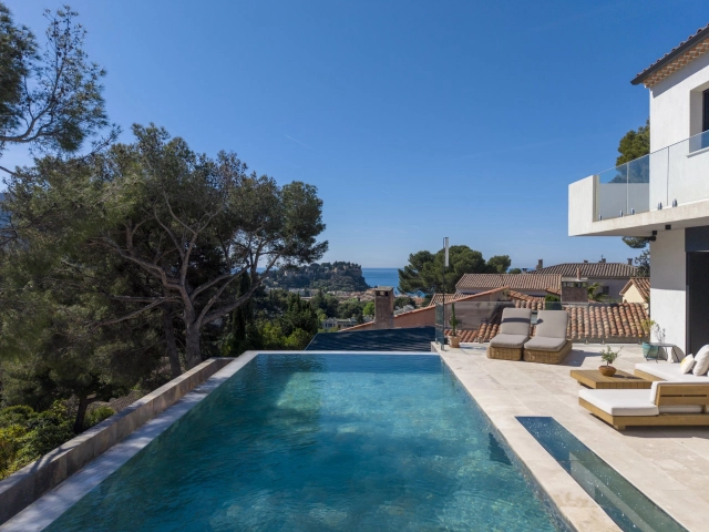 Provence Coast (Cassis to Cavalaire) for sale for 3,700,000&euro; in Calvados, Normandy