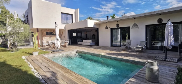 Provence Coast (Cassis to Cavalaire) for sale for 1,580,000&euro; in Calvados, Normandy
