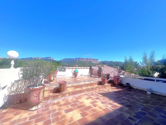 Provence Coast (Cassis to Cavalaire) for sale for 1,550,000&euro; in Calvados, Normandy