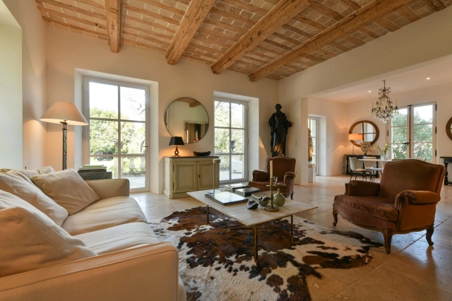 5 Bedroom(s) - 4 Bathroom(s) - 1,300m² land for sale in Gard, Languedoc-Roussillon, France - FrenchPropertyPortal.com Uzes Area for sale for 2,350,000€ in Gard, Languedoc-Roussillon