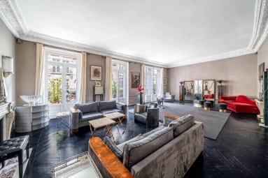 Golden Triangle - Trocadéro (8th - 16th) for sale for 6,300,000&euro; in Paris, Ile-de-France