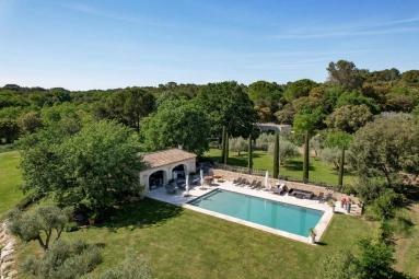5 Bedroom(s) - 3 Bathroom(s) - 32,798m² land for sale in Gard, Languedoc-Roussillon, France - FrenchPropertyPortal.com Uzes Area for sale for 2,335,000€ in Gard, Languedoc-Roussillon