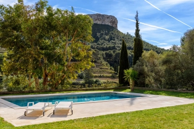 Provence Coast (Cassis to Cavalaire) for sale for 2,680,000&euro; in Calvados, Normandy