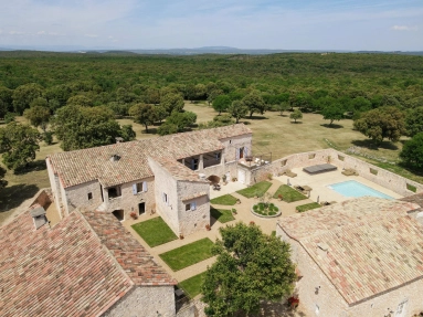 7 Bedroom(s) - 5 Bathroom(s) - 3,520,360m² land for sale in Gard, Languedoc-Roussillon, France - FrenchPropertyPortal.com Uzes Area for sale for 5,400,000€ in Gard, Languedoc-Roussillon