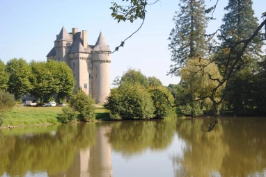For sale in the Creuse a castle ( 15th) and 32 acres of land for sale for 5,210,000€ in Creuse, Limousin