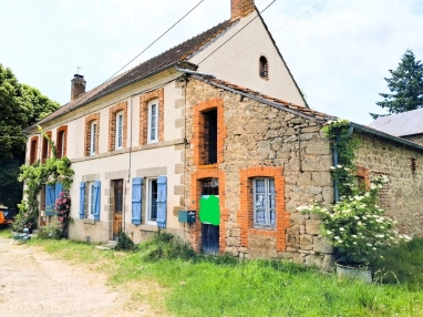 For sale in Creuse, semi-detached house with large barn. for sale for 62,500&euro; in Creuse, Limousin