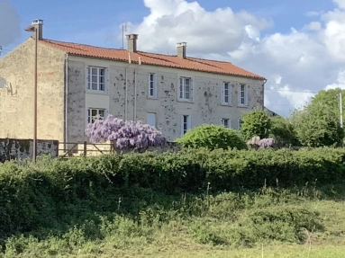 Saint-Cyr-des-Gats, Vendee, Pays de la Loire for sale for 235,000&euro; in Vendée, Pays-de-la-Loire