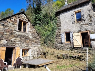 1 Bedroom(s) - 0 m² land for sale in Ariège, Midi-Pyrénées, France - FrenchPropertyPortal.com Small house and converted barn for sale for 99,000€ in Ariège, Midi-Pyrénées