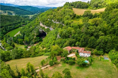Estate including a natural cave for sale for 12,500,000&euro; in Ariège, Midi-Pyrénées
