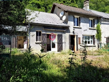 2 Bedroom(s) - 515m² land for sale in Ariège, Midi-Pyrénées, France - FrenchPropertyPortal.com Mountain house in hamlet for sale for 107,000€ in Ariège, Midi-Pyrénées