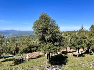 Tourtour, villa with spectaculair view! Individual apartment for sale for 685,000&euro; in Var, Provence-Alpes-Côte-d\'Azur